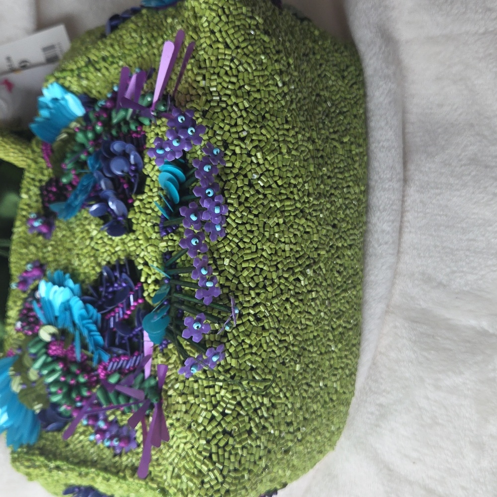 Green Beaded Handbag with Floral Accents - Picture 4 of 4